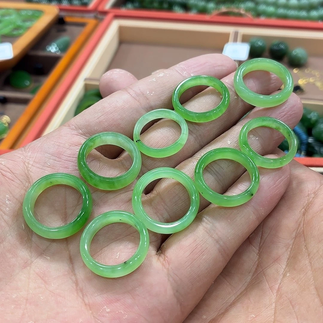 和田玉未镶嵌颈饰1516圈口