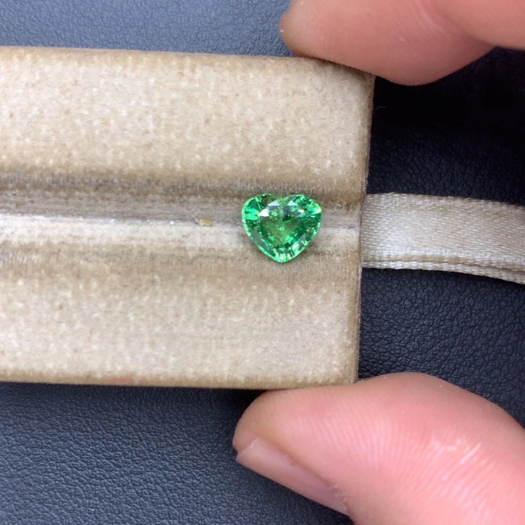 未镶嵌裸石石榴石1.11ct