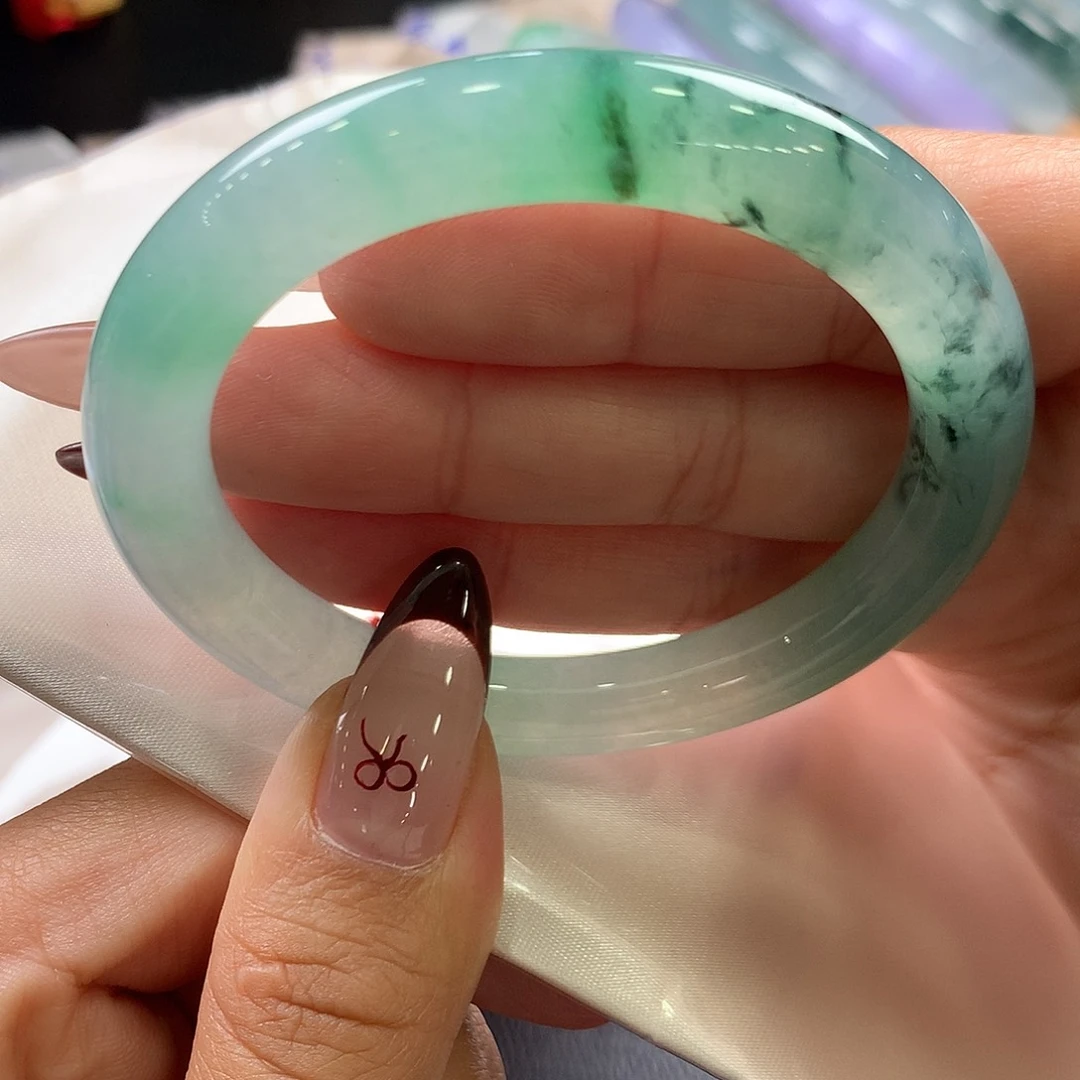 翡翠未镶嵌手镯（圆镯）12号