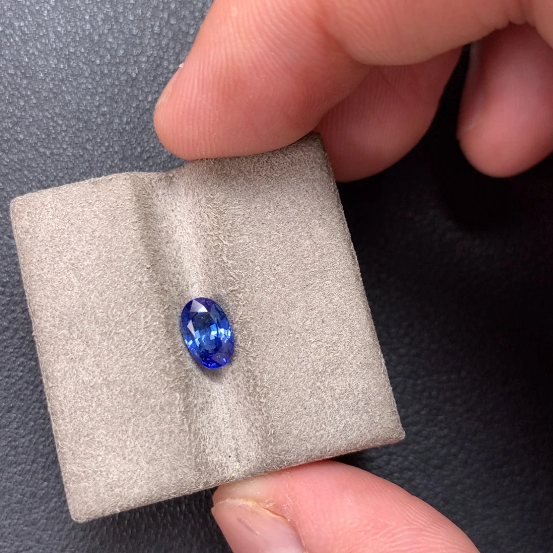 裸石彩色蓝宝石裸石1.05ct