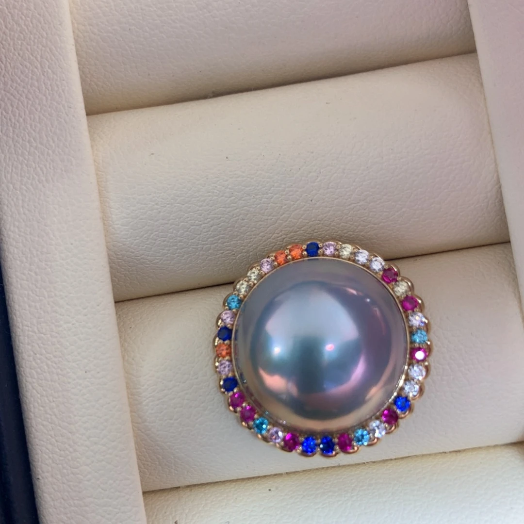 18K金镶嵌颈饰拼合珍珠（马贝珠）