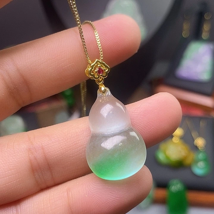吊坠(赠链)未镶嵌翡翠