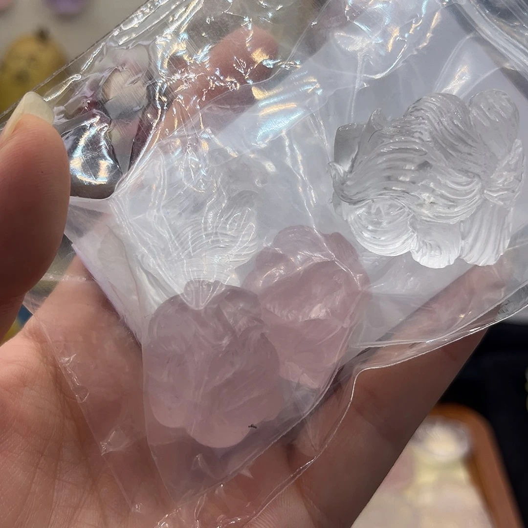 未镶嵌颈饰水晶?三件64