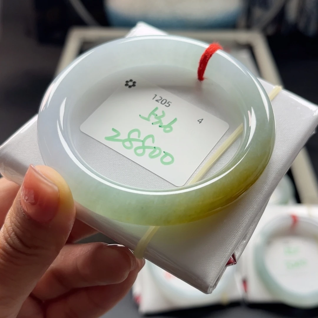 翡翠未镶嵌手镯53.6圆条