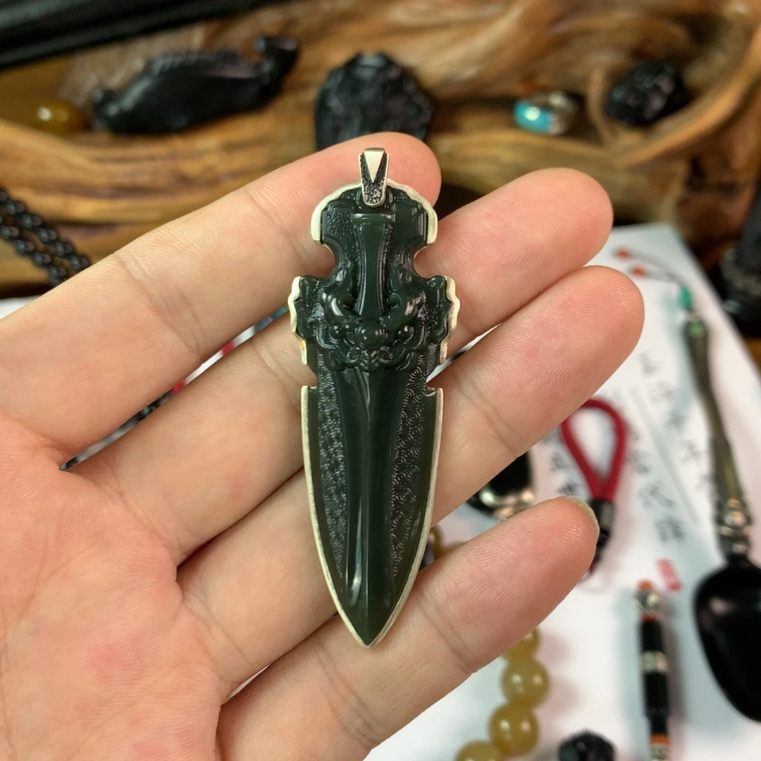 和田玉未镶嵌颈饰