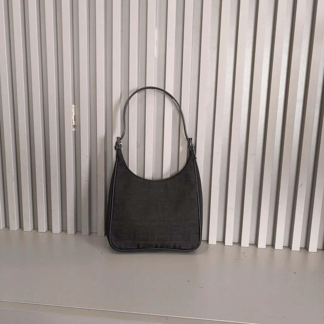 95新 FENDI/芬迪 M/芬迪单肩/16041
