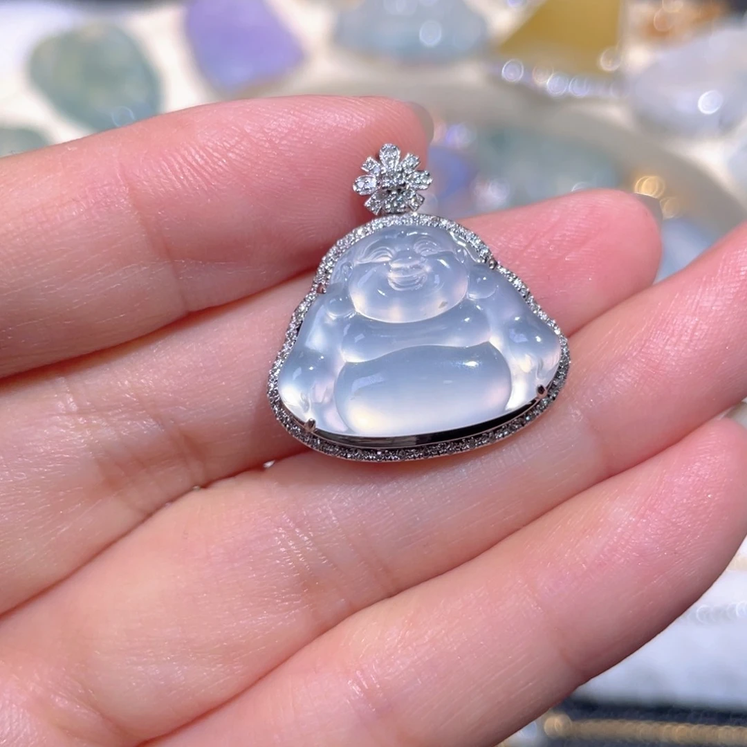 翡翠18K金镶嵌颈饰翡翠