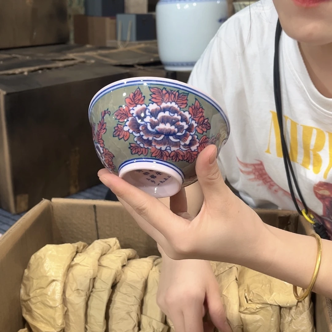 摆件////景德镇陶瓷器。红。
