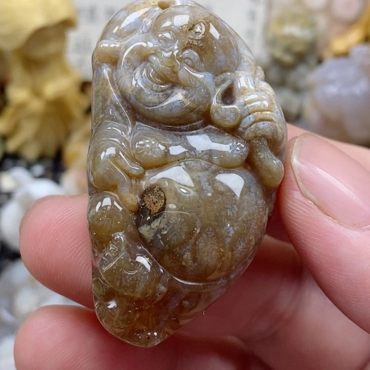 颈饰未镶嵌硅化珊瑚（珊瑚玉）有瑕