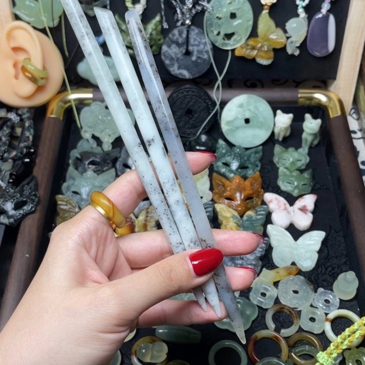 蛇纹石玉未镶嵌颈饰福利