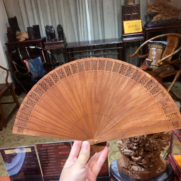 檀香扇子中国风礼品檀香扇镂空扇全木扇舞蹈折扇古风