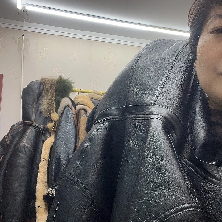 海***d54马术皮毛一体漫卷穿