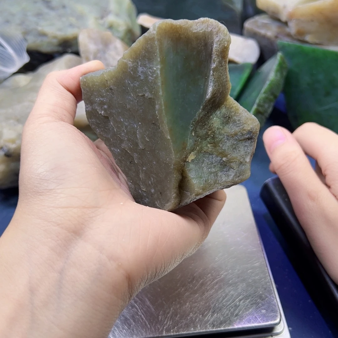 和田玉（糖玉）未镶嵌珠宝半成品