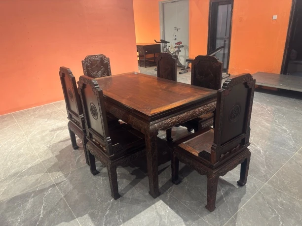 新中式家用古典方形饭桌大红酸枝（交趾黄檀）雕花餐厅餐桌七件套