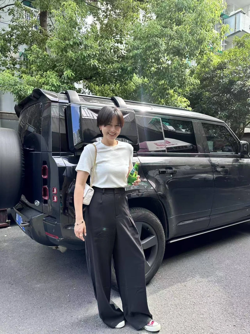 常规圆领短袖T恤黑色秋冬简约百搭
