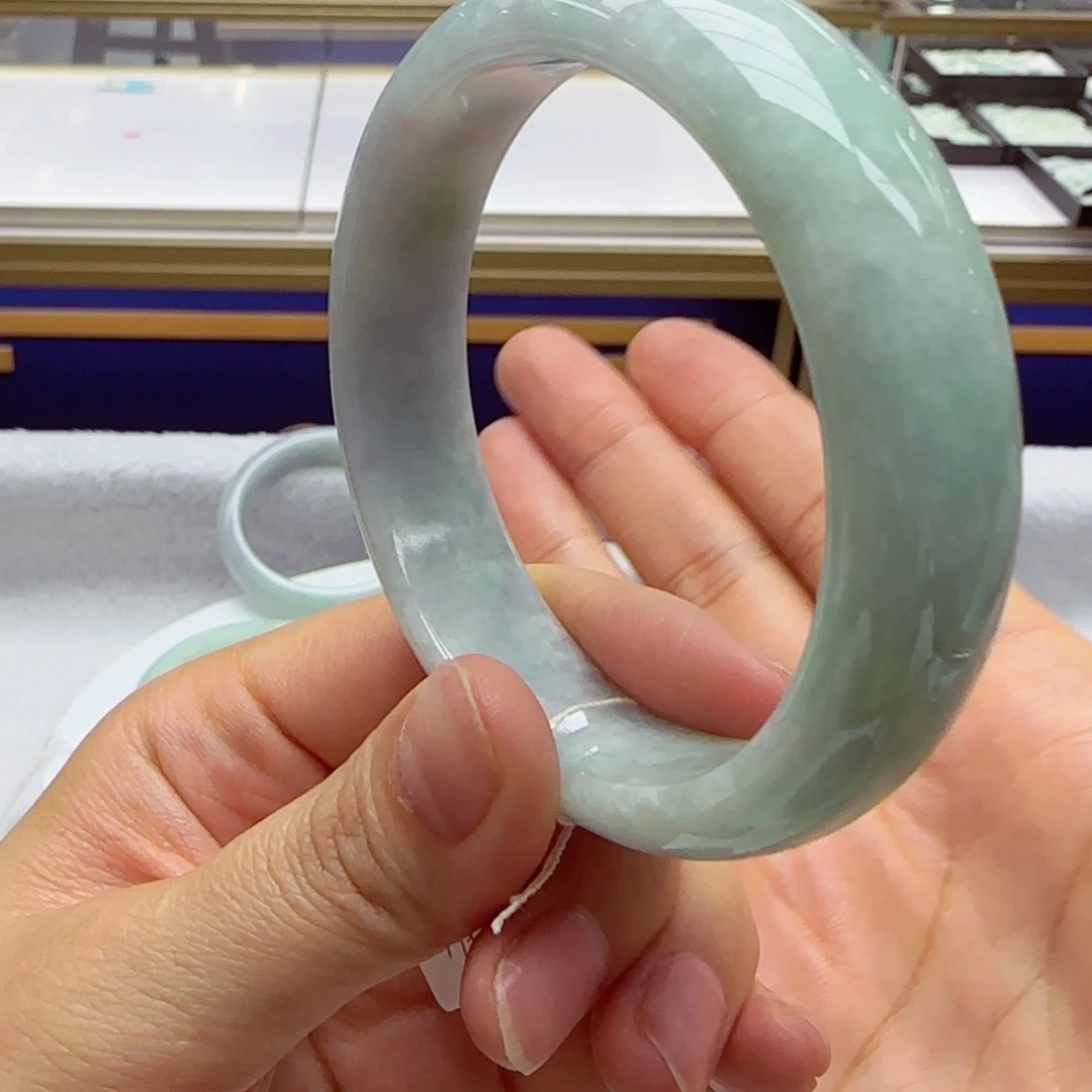 颈饰未镶嵌翡翠手镯56