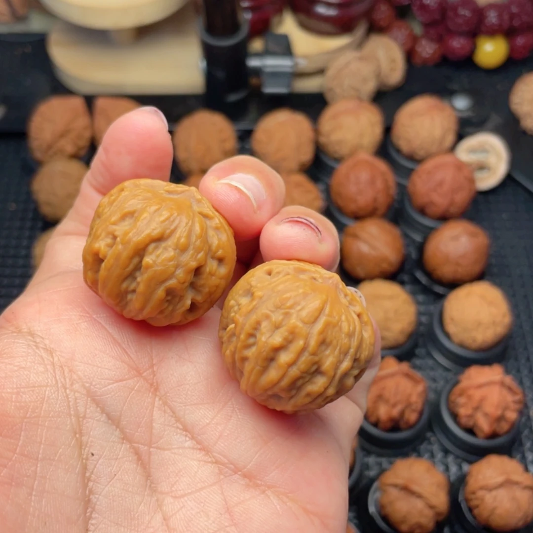 【闪购商品】把件文玩核桃玉石方尊
