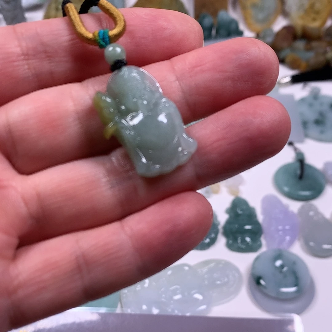 翡翠未镶嵌颈饰翡翠吊坠