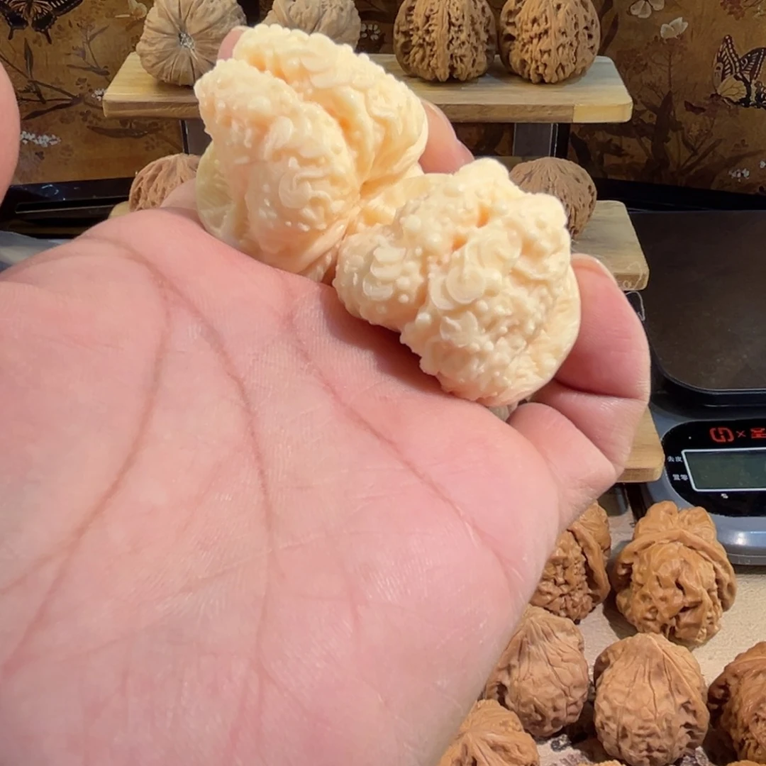 把件文玩核桃象牙果雕刻