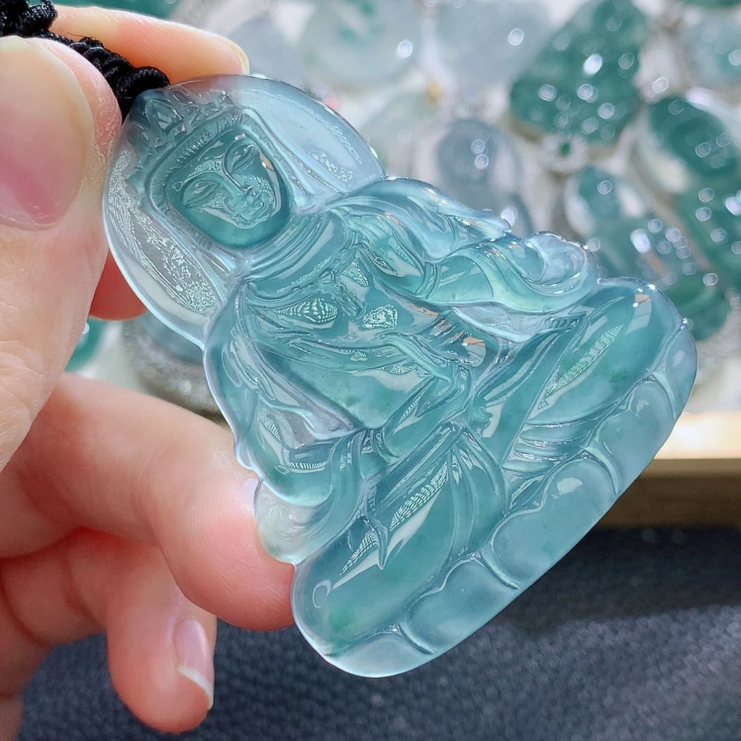 翡翠挂件未镶嵌翡翠