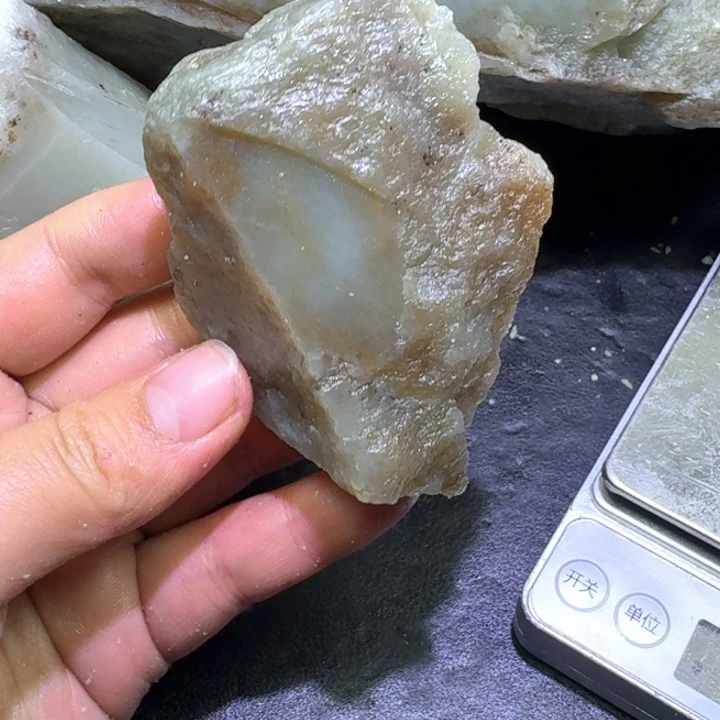 和田玉未镶嵌珠宝半成品