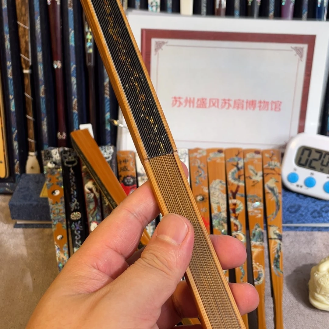 扇子手工制作工艺精湛