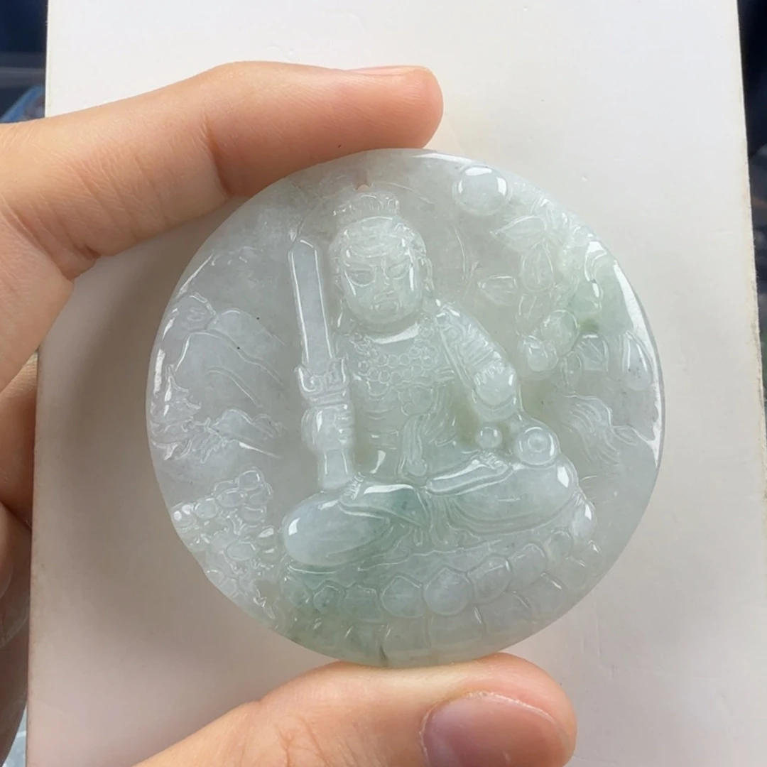 翡翠挂件未镶嵌翡翠