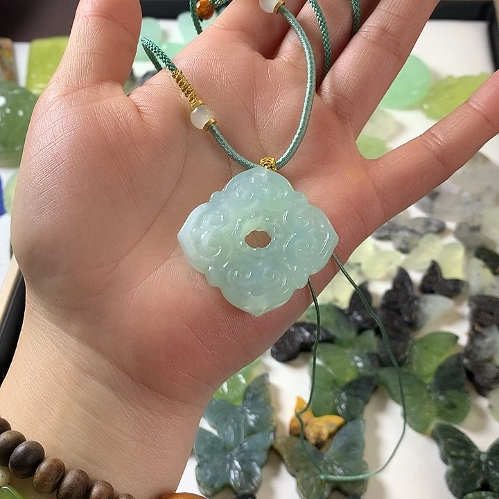 未镶嵌蛇纹石玉颈饰