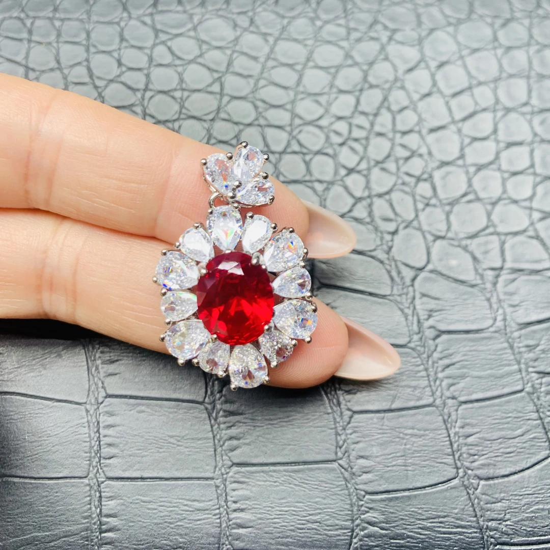 培育红宝石豪镶鸽血红吊坠1115