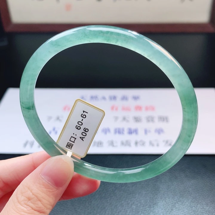 翡翠未镶嵌手镯翡翠手镯96
