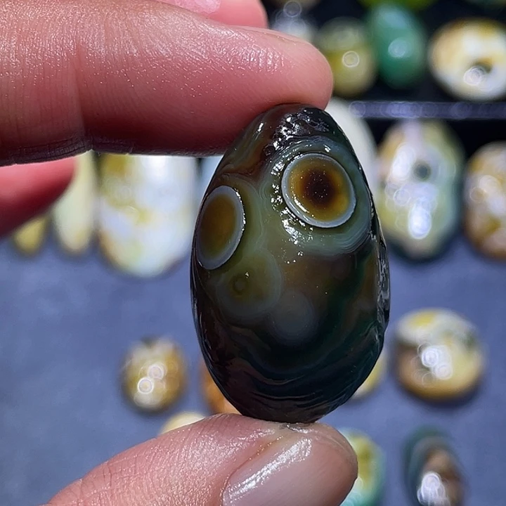 玛瑙/玉髓未镶嵌珠宝奇石