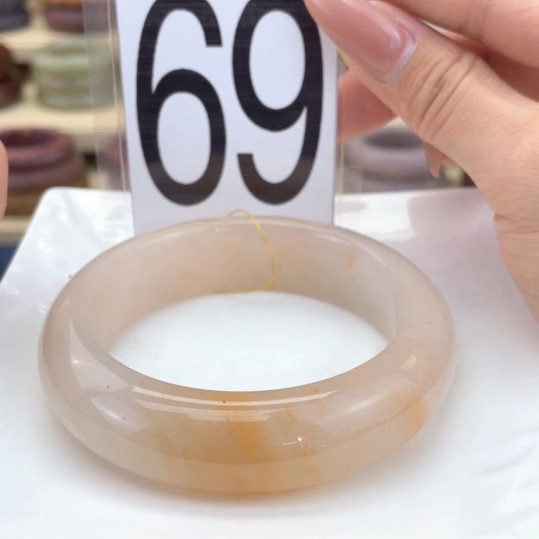 【闪购商品】石英质玉手镯未镶嵌