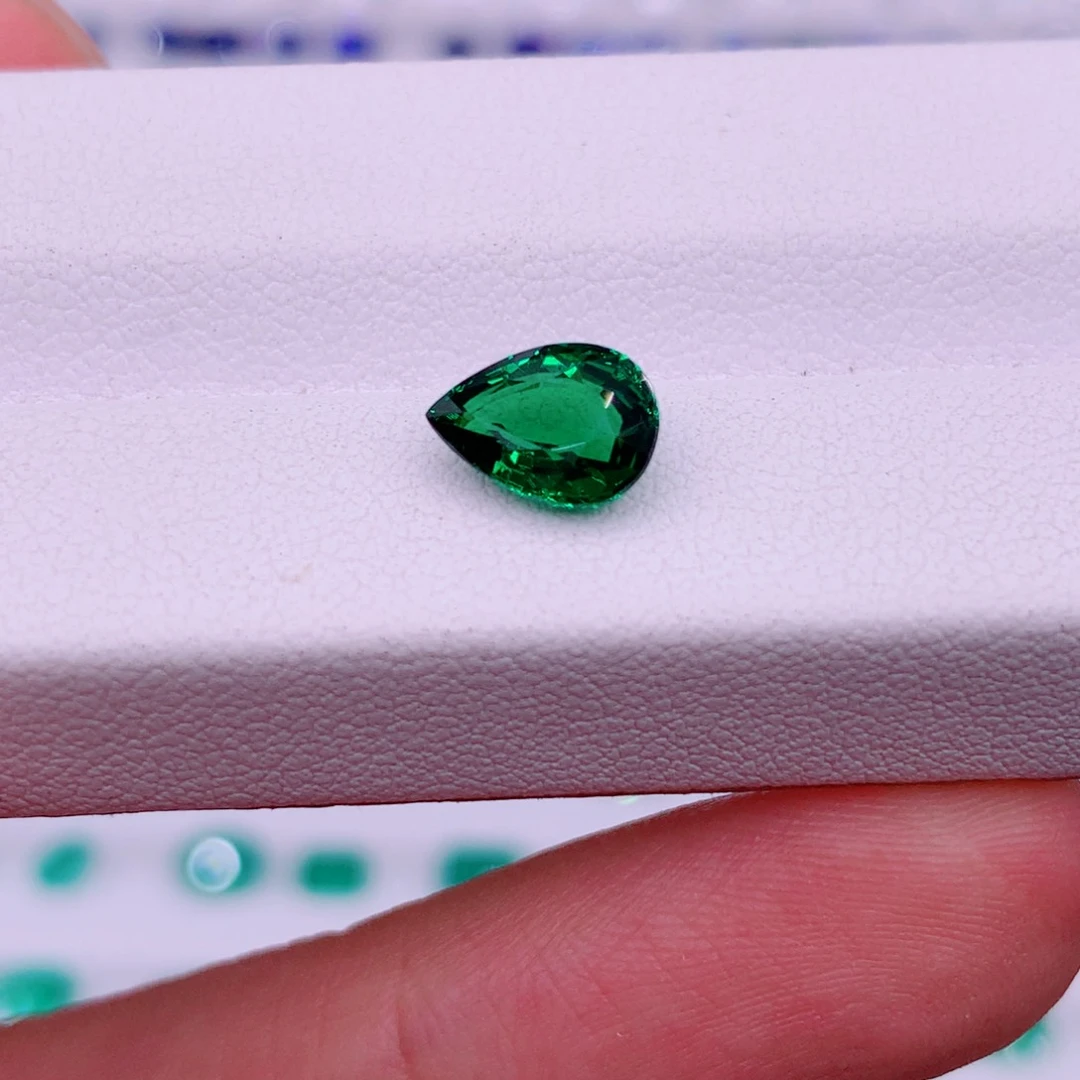 珠宝半成品未镶嵌石榴石（沙弗莱）