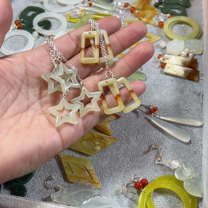 蛇纹石玉耳饰未镶嵌