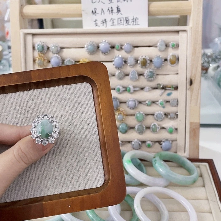 翡翠未镶嵌颈饰天然翡翠Ａ货