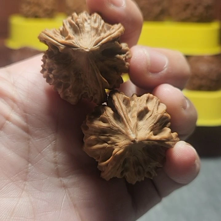 把件文玩核桃三棱