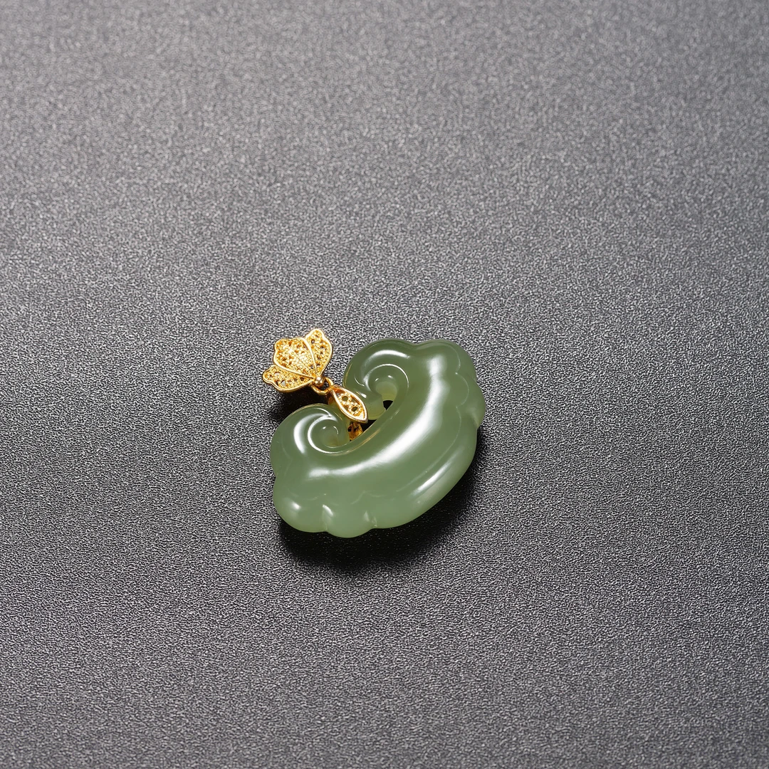 19、当代 青玉平安锁【博观一拍卖】