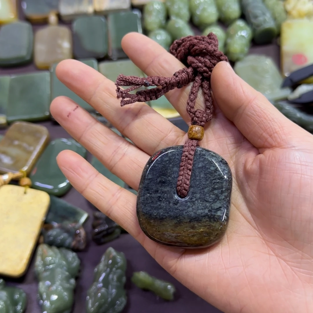 岫岩河磨玉（透闪石质玉）未镶嵌挂件