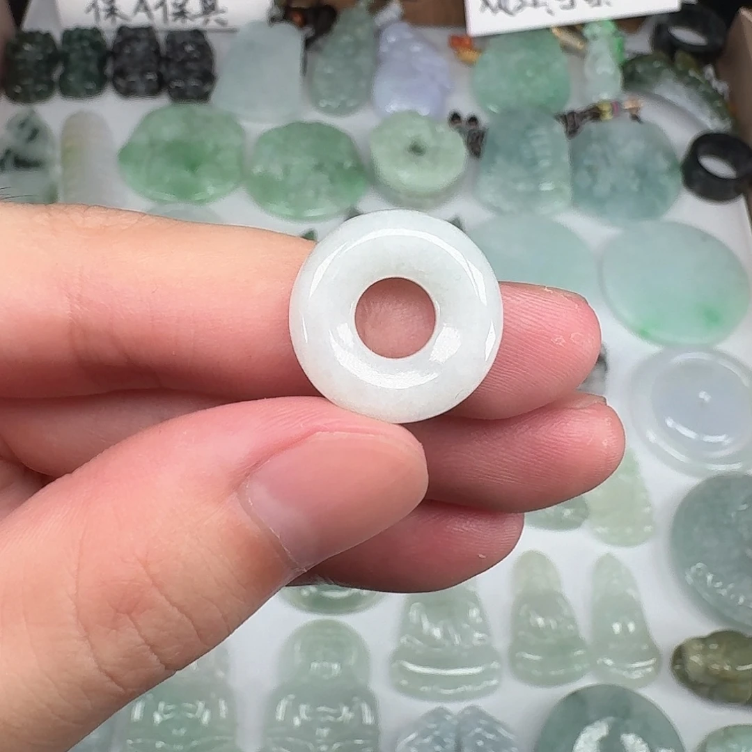 翡翠未镶嵌颈饰天然翡翠