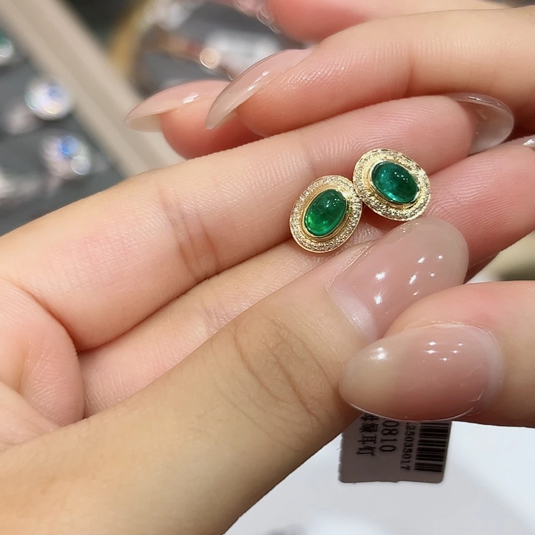 耳饰18K金镶嵌祖母绿