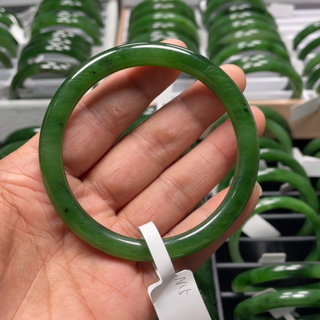 和田玉（碧玉）未镶嵌手镯瑕疵款特漏