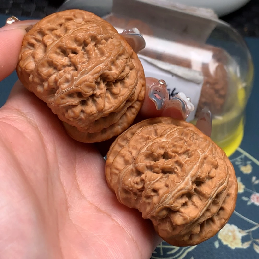 小***柚文玩核桃把件48-10351-8