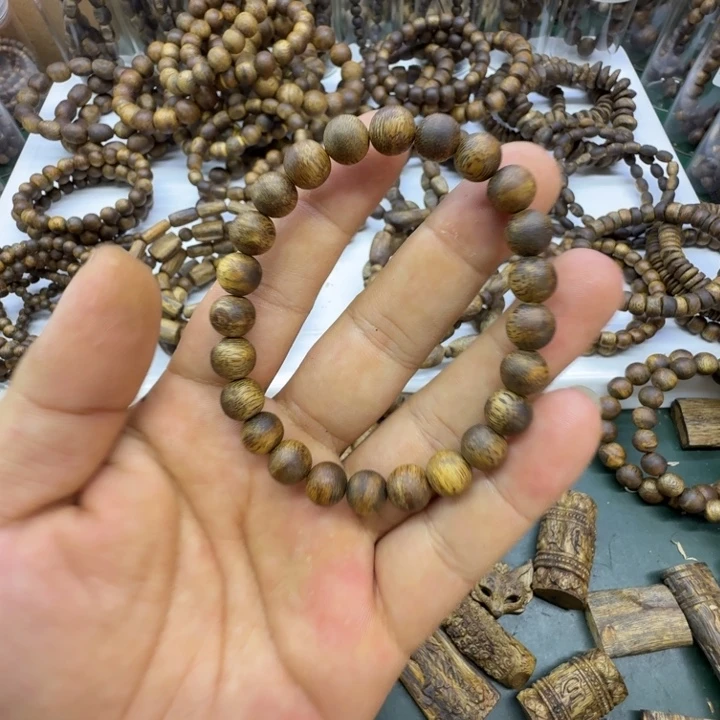 沉香碎屑沉香奇楠沉香乌身卡0.8单圈圆珠24颗4.5克+