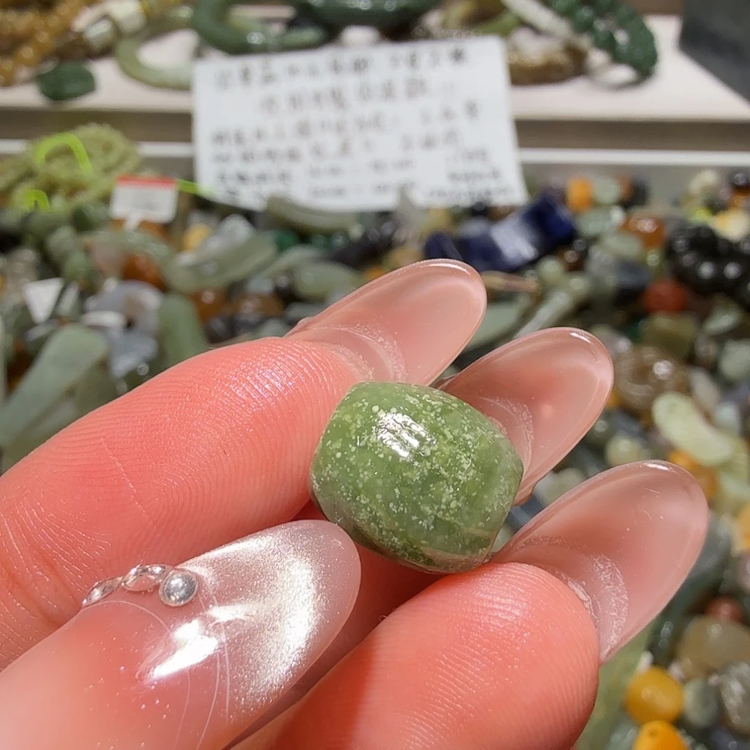 和田玉未镶嵌珠宝奇石