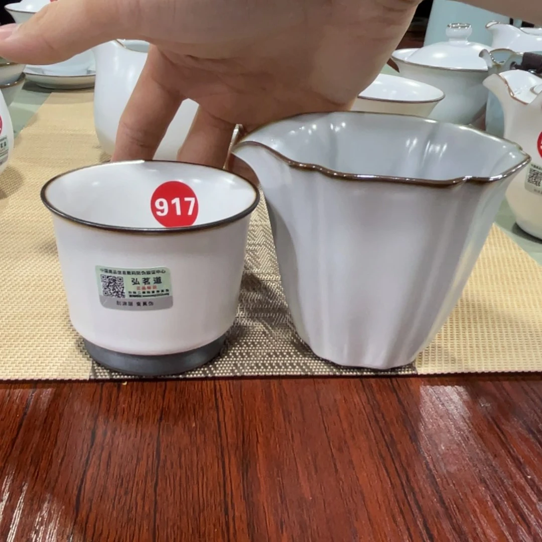 瓷片。。。。。。。。。。。。。。