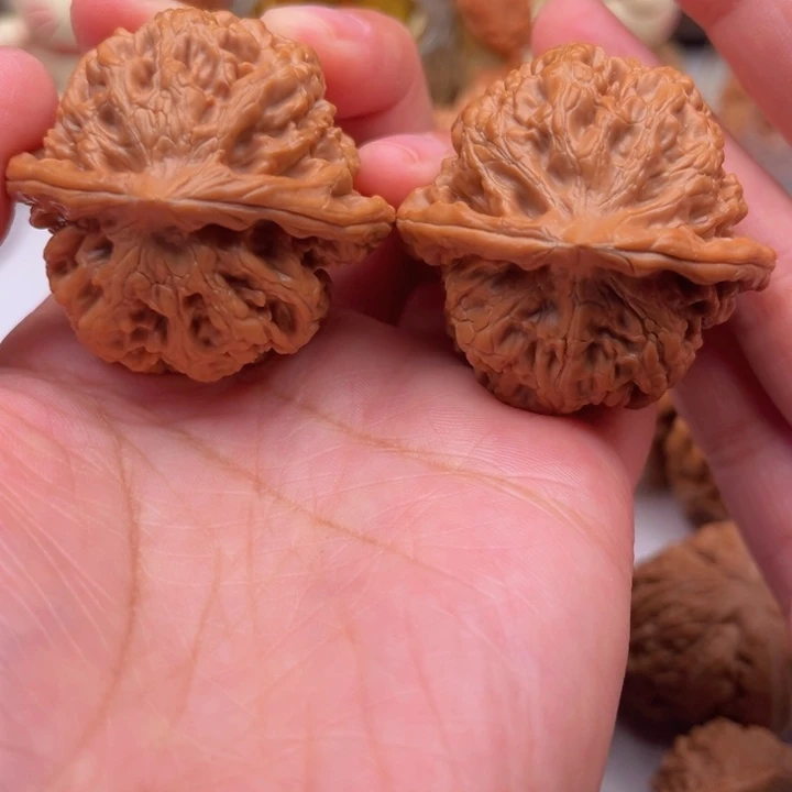 品***思木质类文玩核桃凤凰台43.5