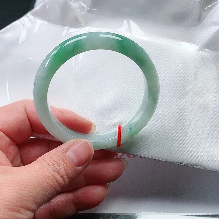 翡翠手镯未镶嵌翡翠054