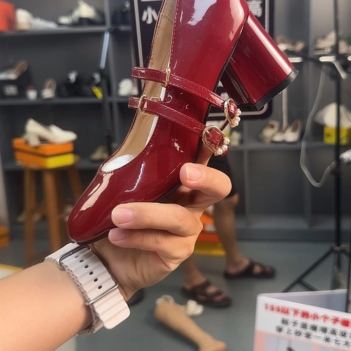 单鞋三十二码跟高六公分