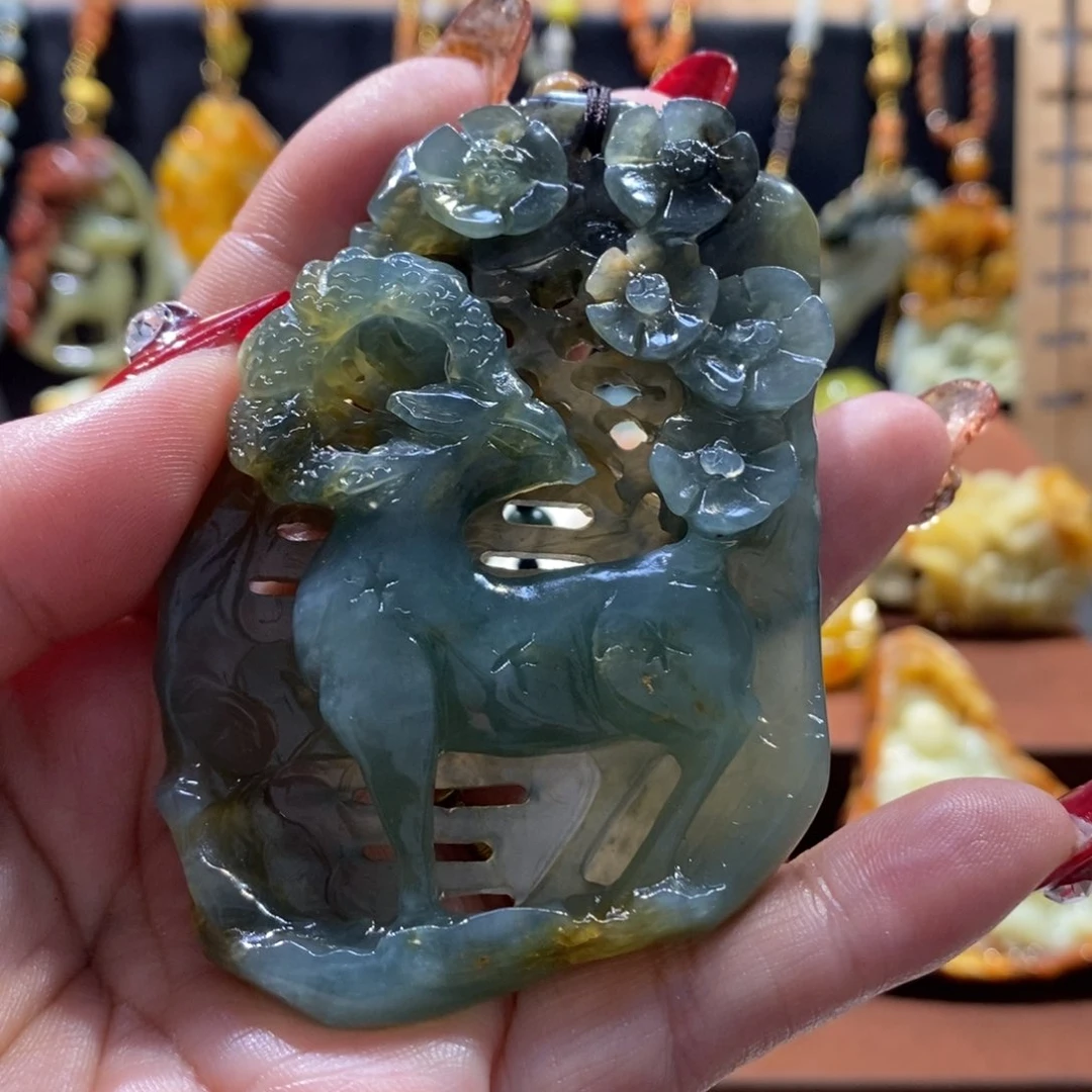 蛇纹石玉颈饰未镶嵌