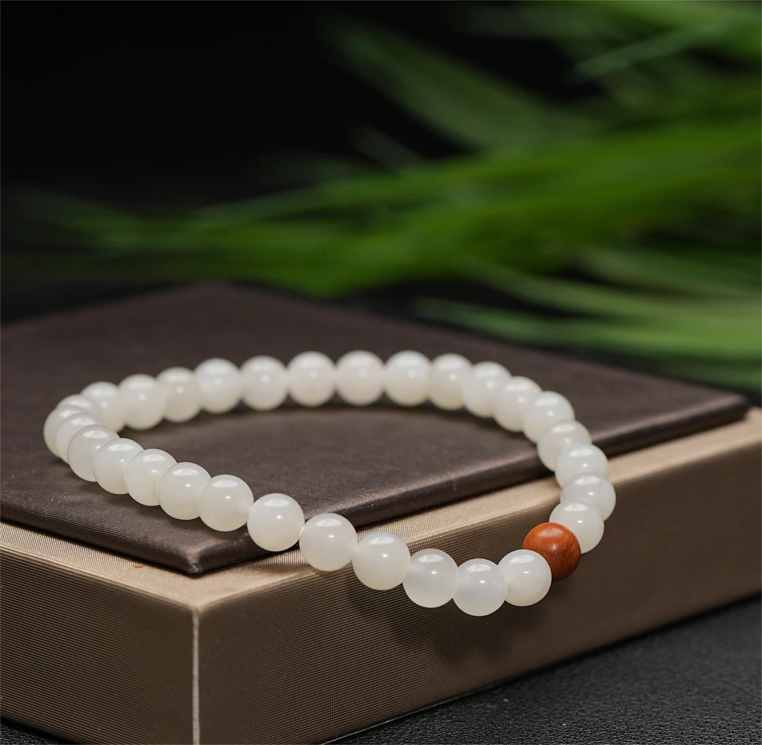 新疆和田玉-白玉 白胶猫卡6mm手串多样性发一条 百搭时尚